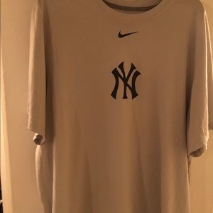 Nike men’s dri-fit New York Yankee shirt size XL